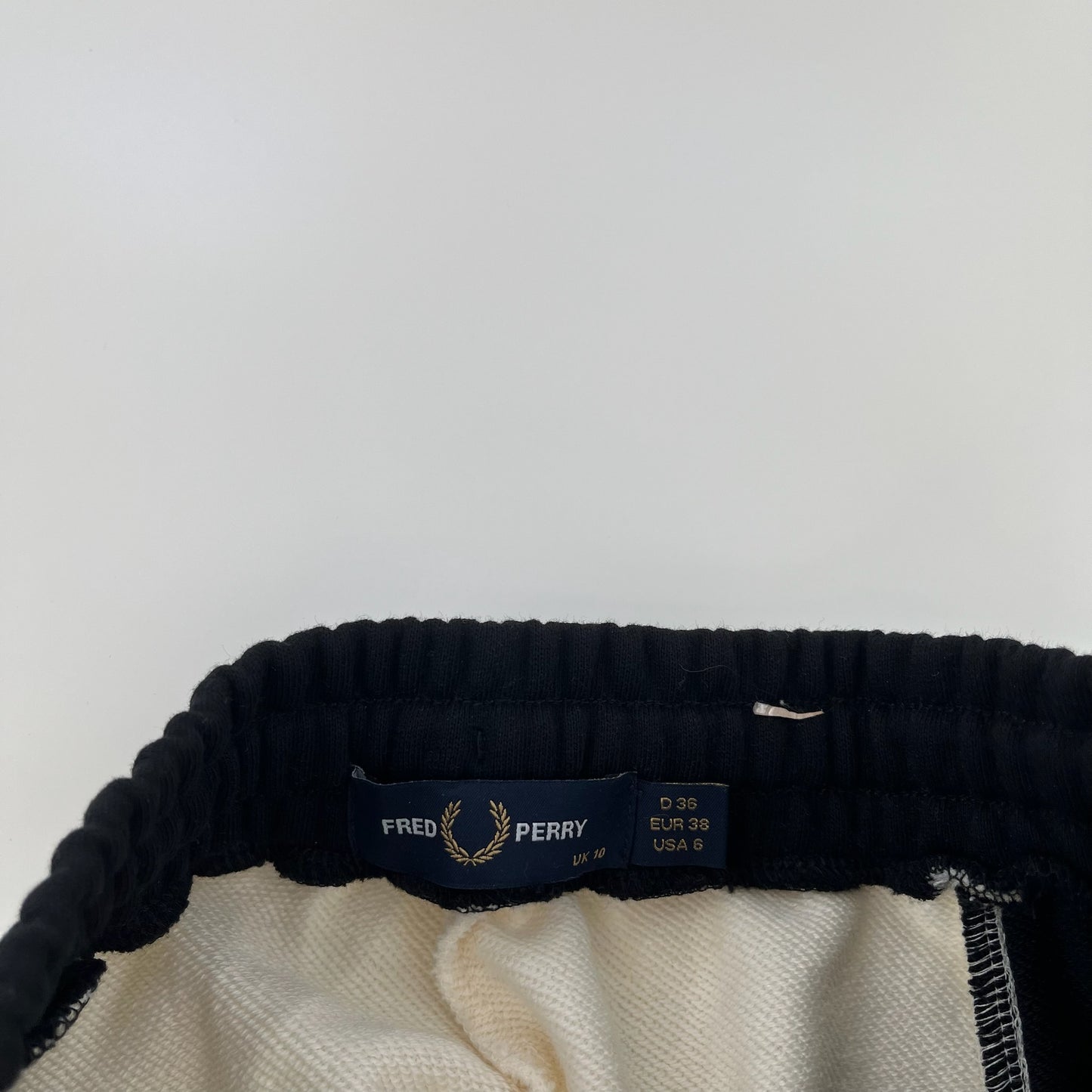 Fred Perry Trackpants (XS)