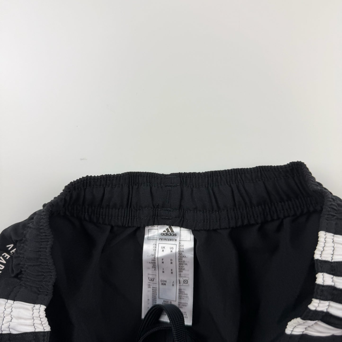 Adidas Shorts (M)