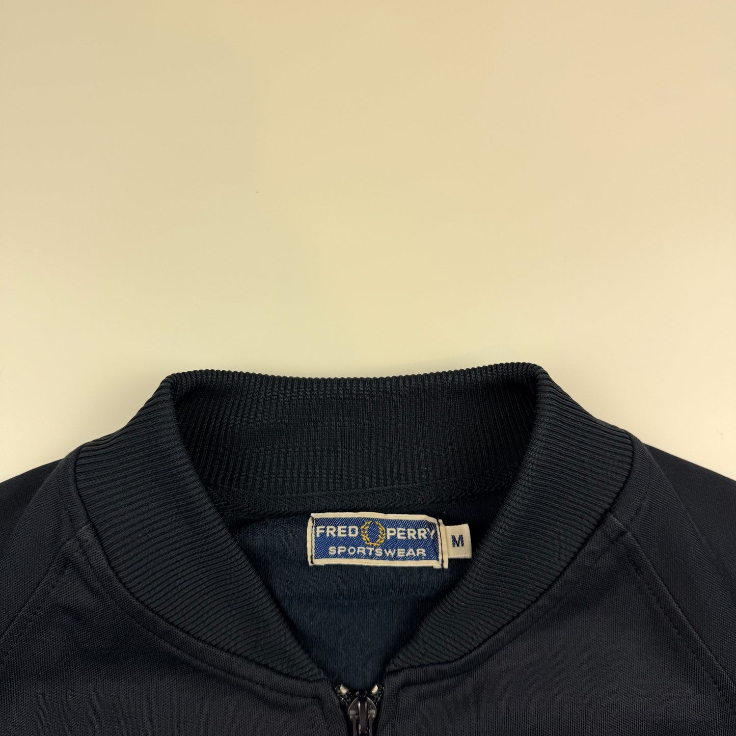 Fred Perry træningsjakke (M)