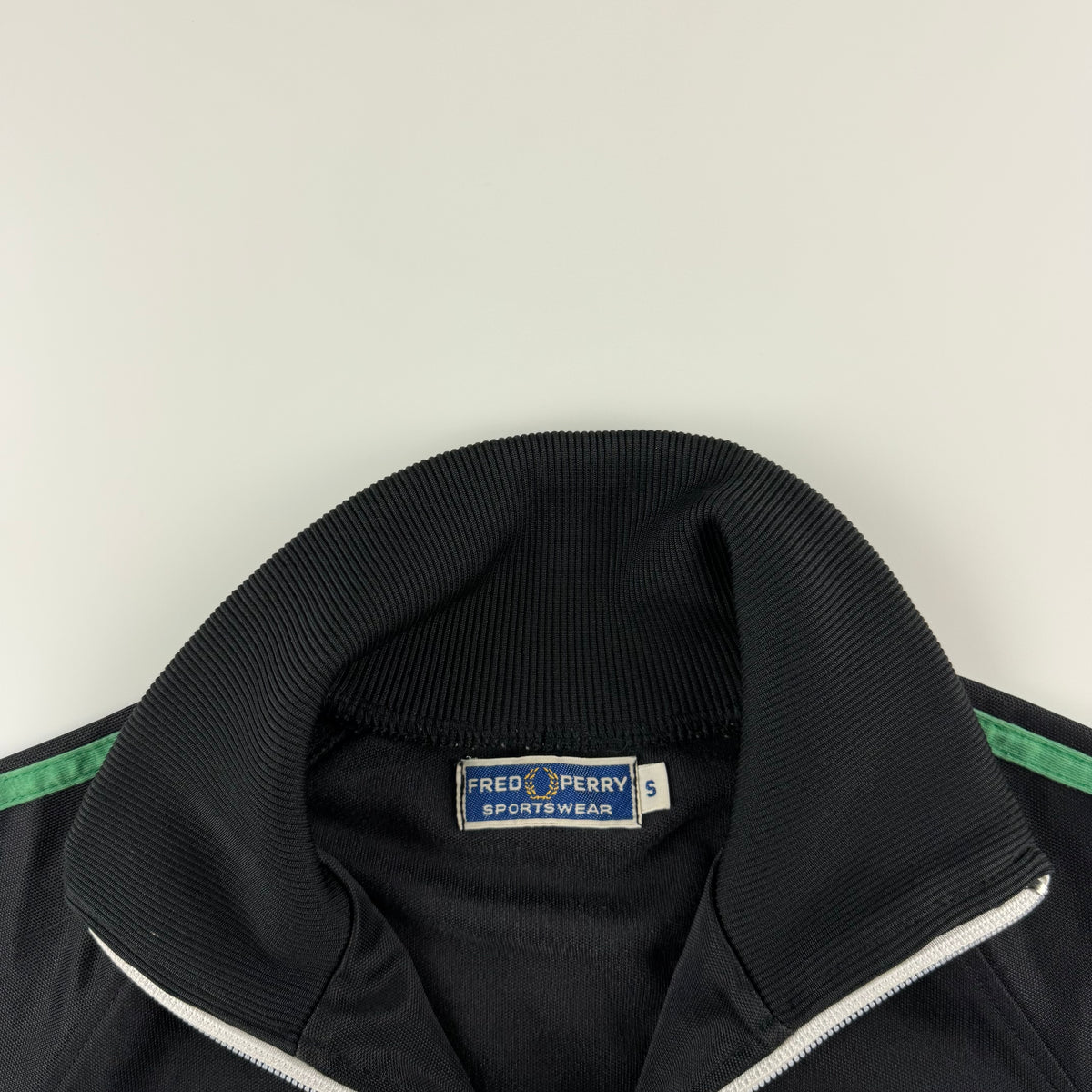 Fred Perry Jacke (S)