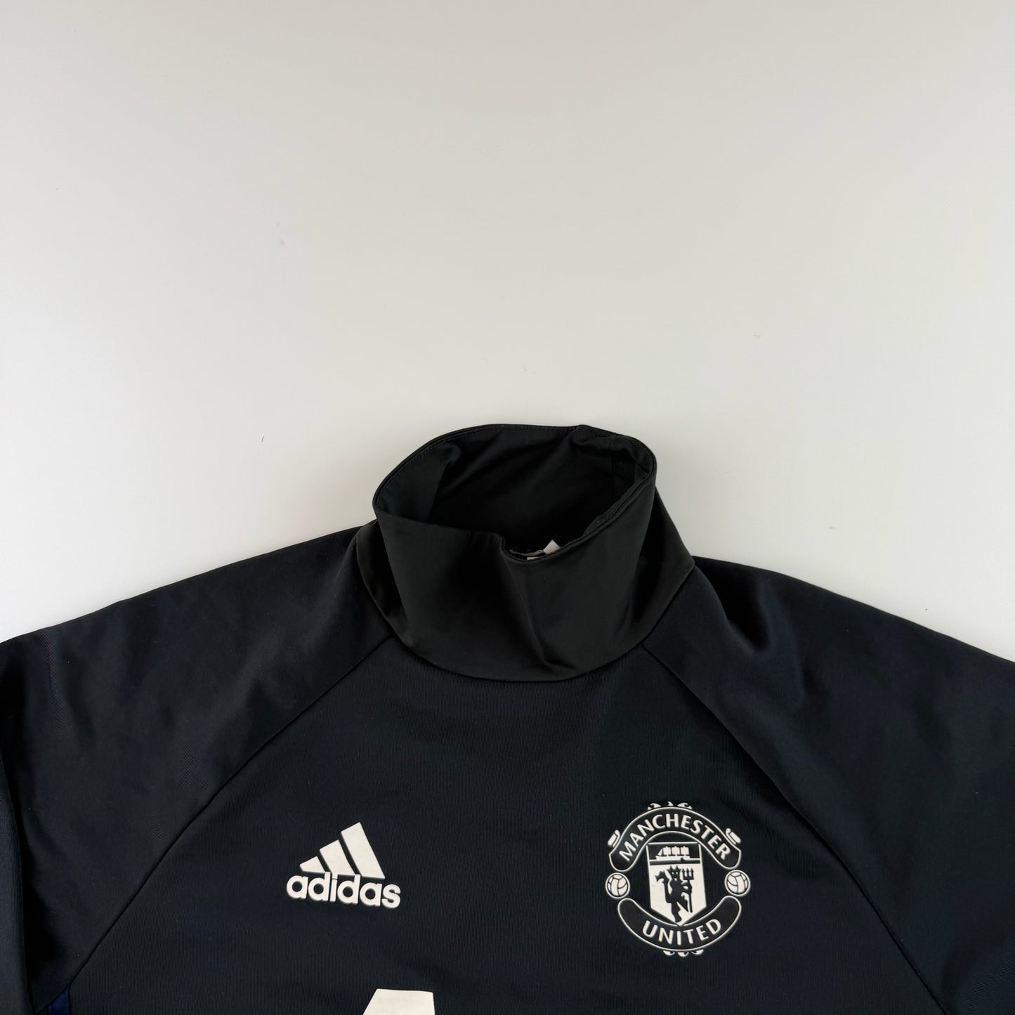 Adidas ManU Shirt (S)