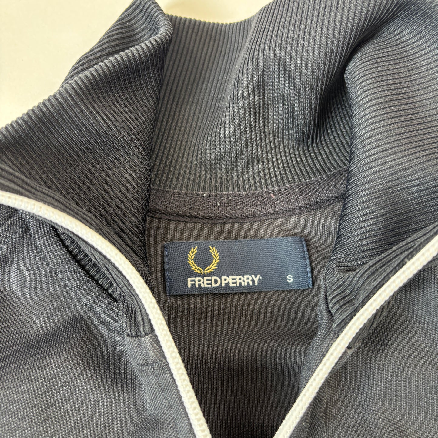 Fred Perry Trackjacket (S)