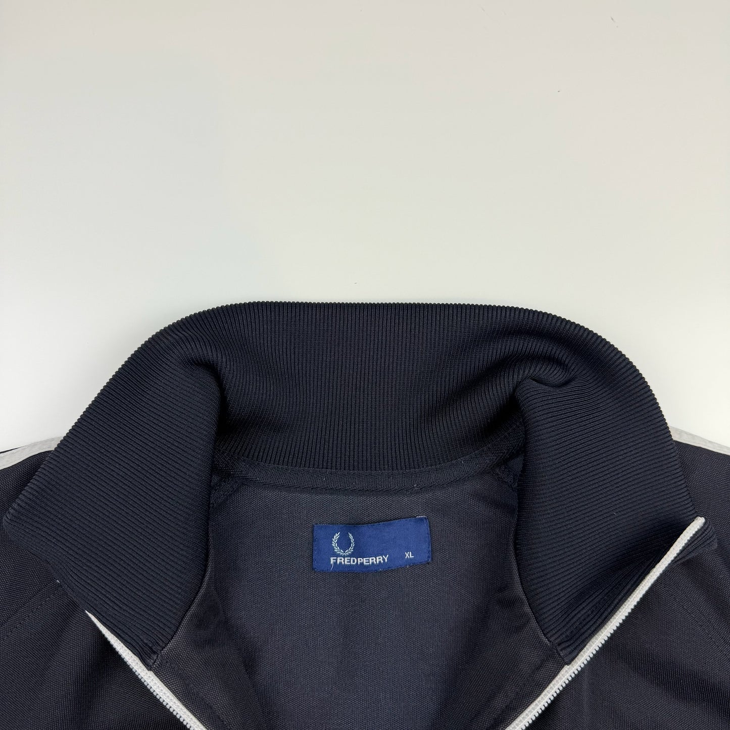 Fred Perry Trackjacket (XL)