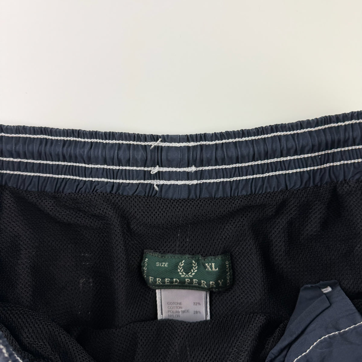 Fred Perry Shorts (M)
