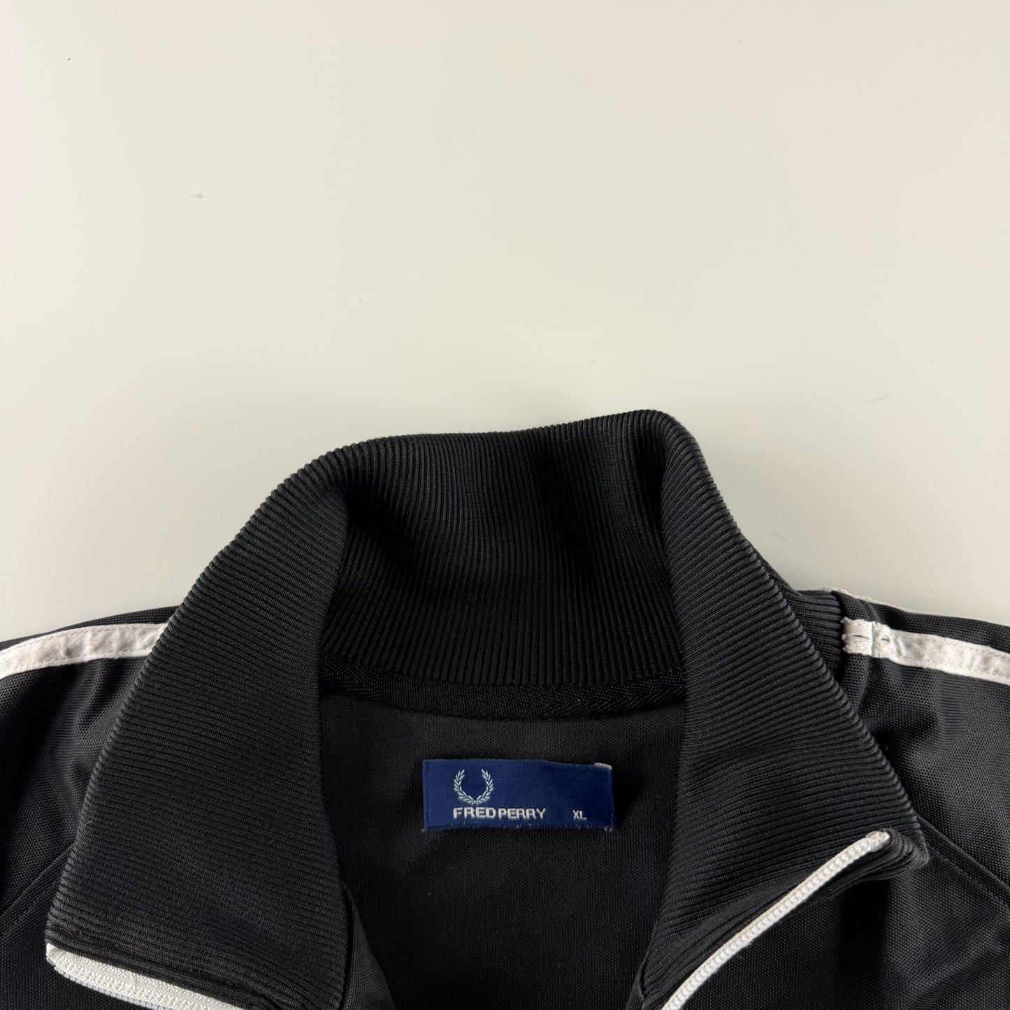 Fred Perry Trackjacket (XL)