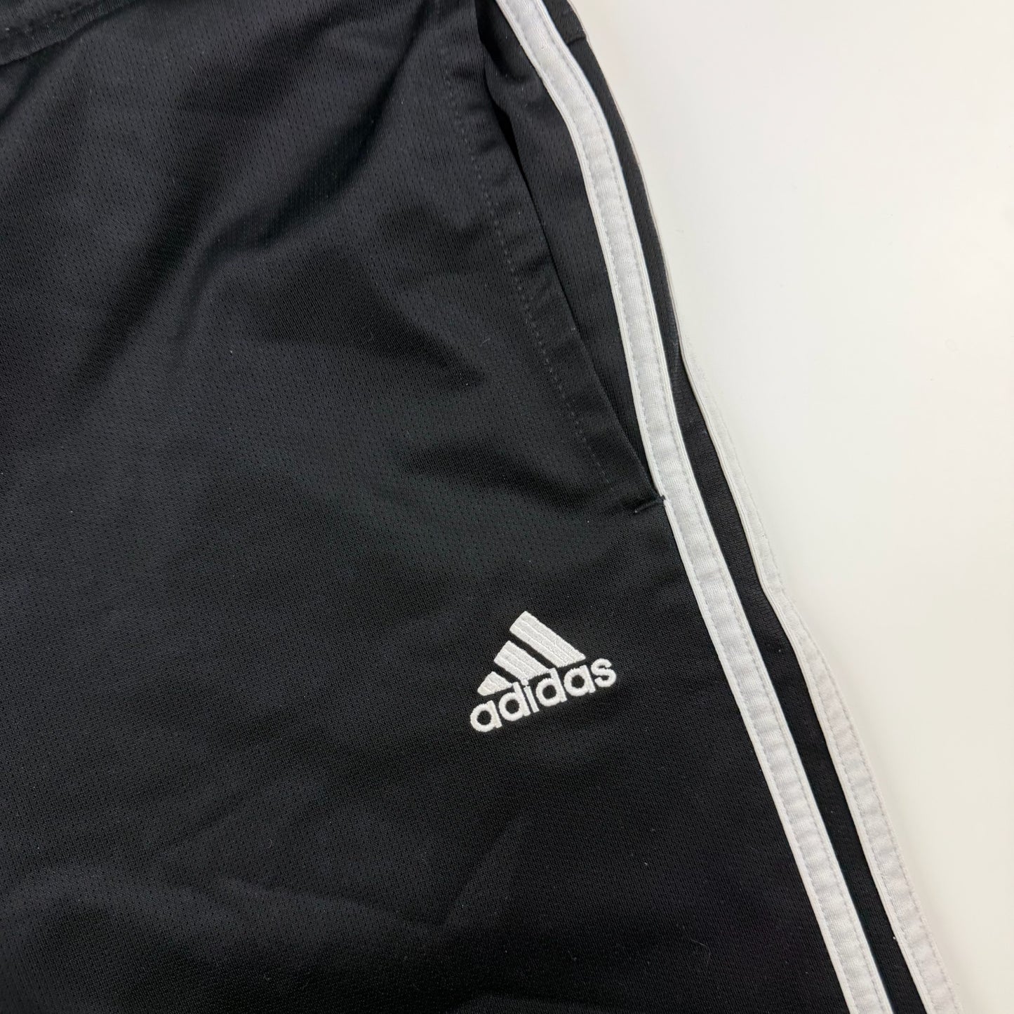 Adidas Shorts (L)