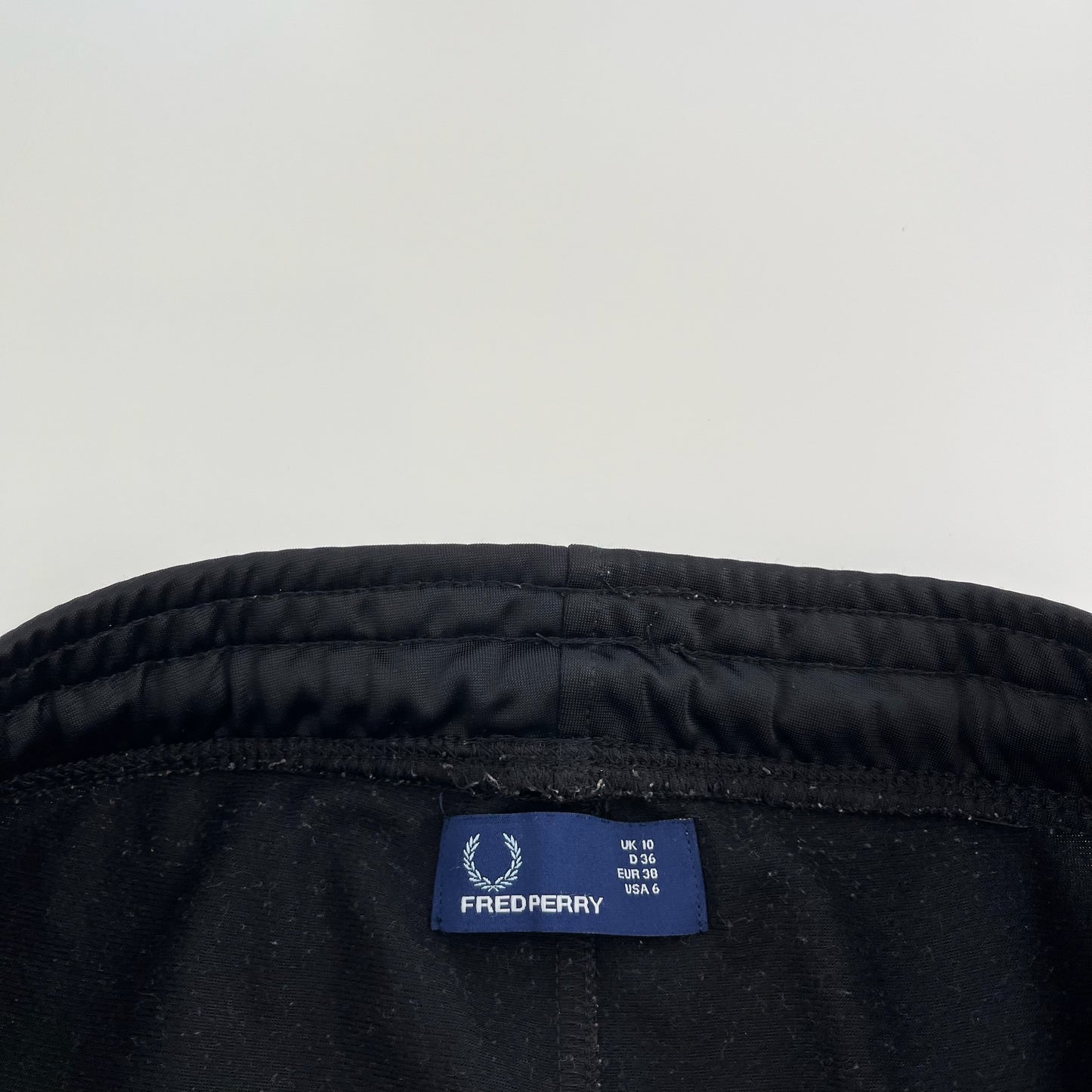 Fred Perry Trackpants (women’s S)