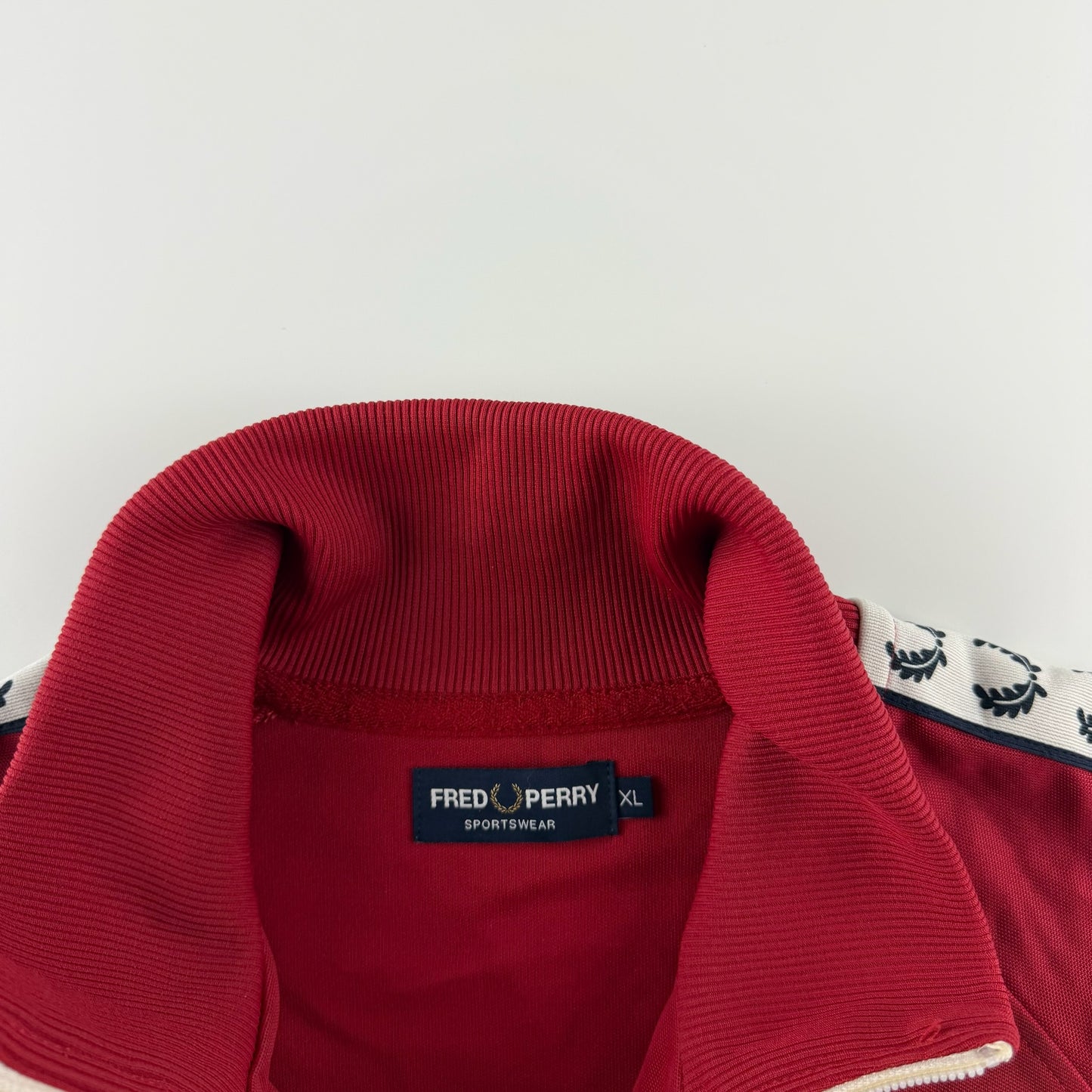 Fred Perry Trackjacket (XL)