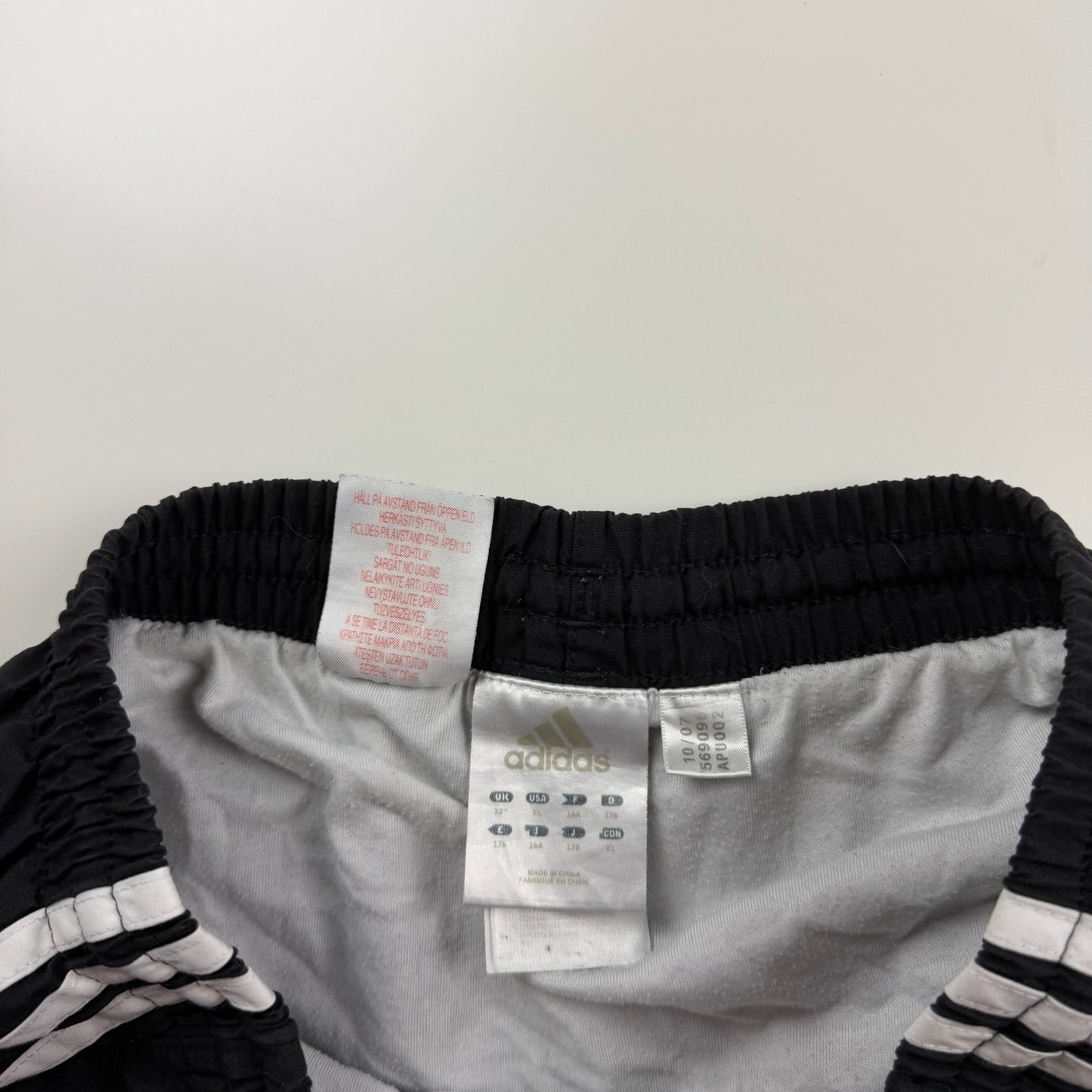 Adidas Shorts (S)